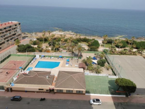 Family friendly Sea-view apartment with pool.